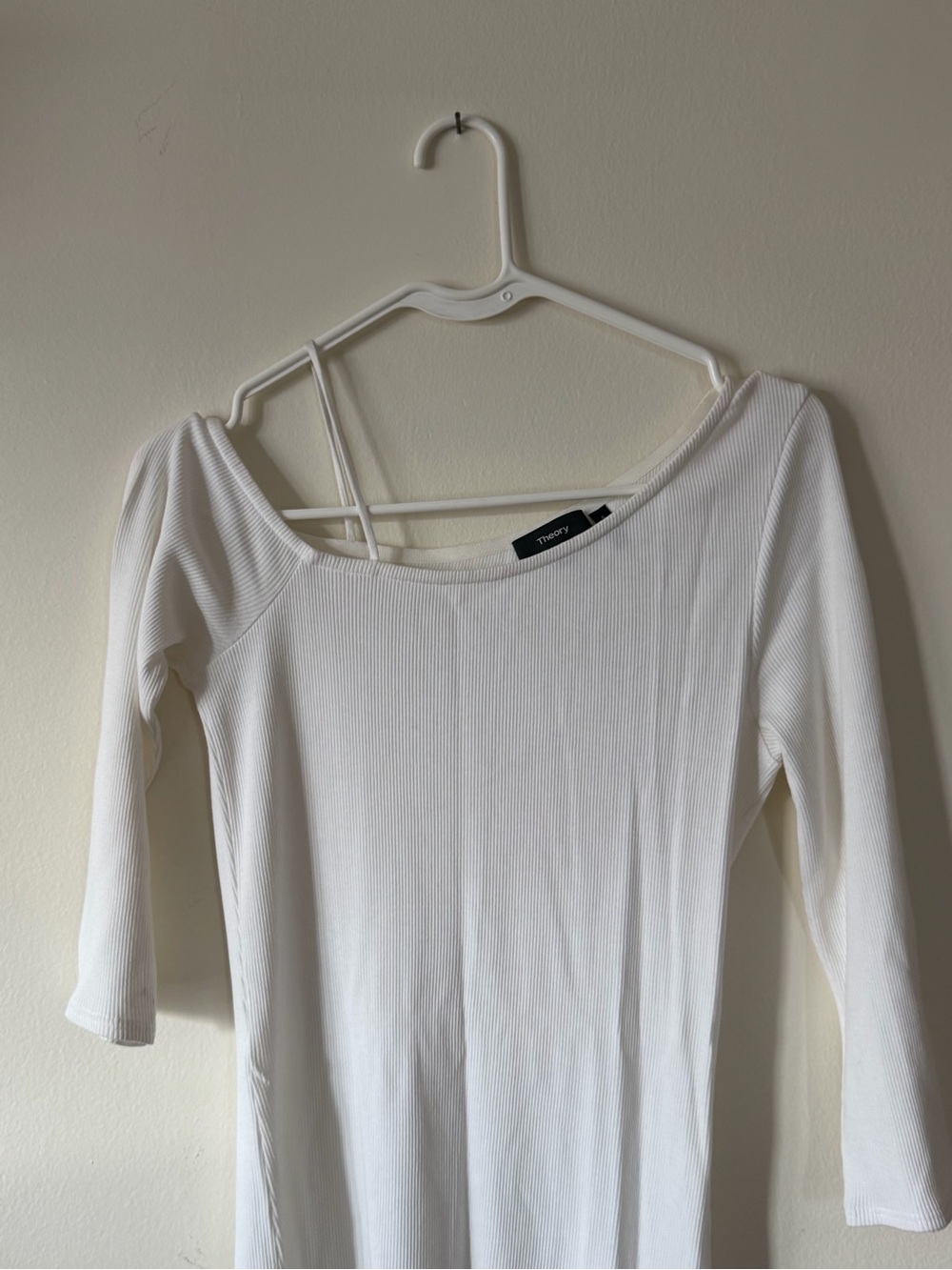 Theory Off-the-Shoulder Ribbed Top White Medium Like New
